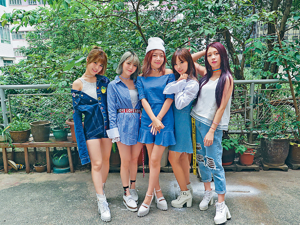 ■（左起）新成員張語噥聯同曾可青、徐凱希、篠崎泫及林星潼來港宣傳。