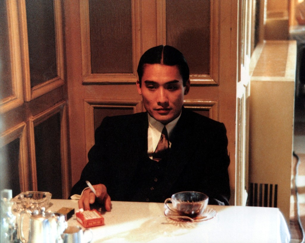 梁家辉在《阮玲玉》入面饰演蔡楚生，是一名电影导演。