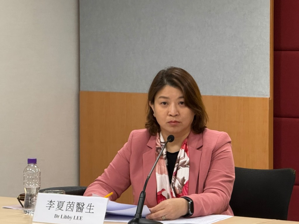 醫管局行政總裁李夏茵直言，若被當局因專業措守問題終止合約，被重新聘用實習的機會渺茫。伍萬庭攝