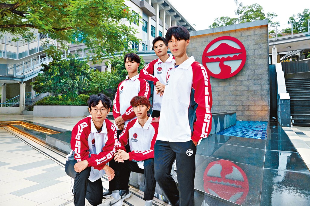 嶺大錄取7名精英學生運動員，包括蕭嘉俊（前排左起）、許智文、馬繹善、馬繹斐（後排左起）及郭俊仁。