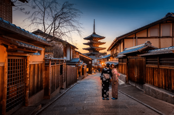 疫後許多地區人民都報復式旅遊，東京也有人滿之患，有指不少傳統食肆不願再接待太多外地遊客。unsplash