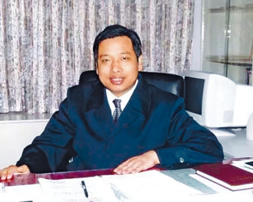 中鐵原黨委副書記周孟波被緝捕並遣返。