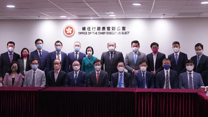由19名立法會議員組成的「G19」,今午與李家超會面。