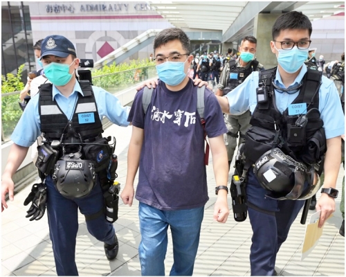 麥德正因拒絕出示身分證，以涉嫌阻差辦公被補。