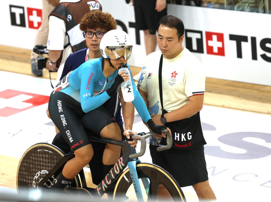 李思穎在首天比賽中出戰淘汰賽，以小組第三名躋身決賽。徐嘉華攝