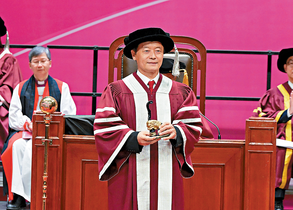 嶺大校長秦泗釗在就職禮表示,將推動傳統課程與數字化融合。