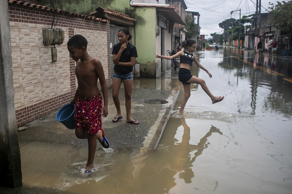 巴西東南部連日暴雨引至山泥傾瀉，至少造成23人死亡。美聯社