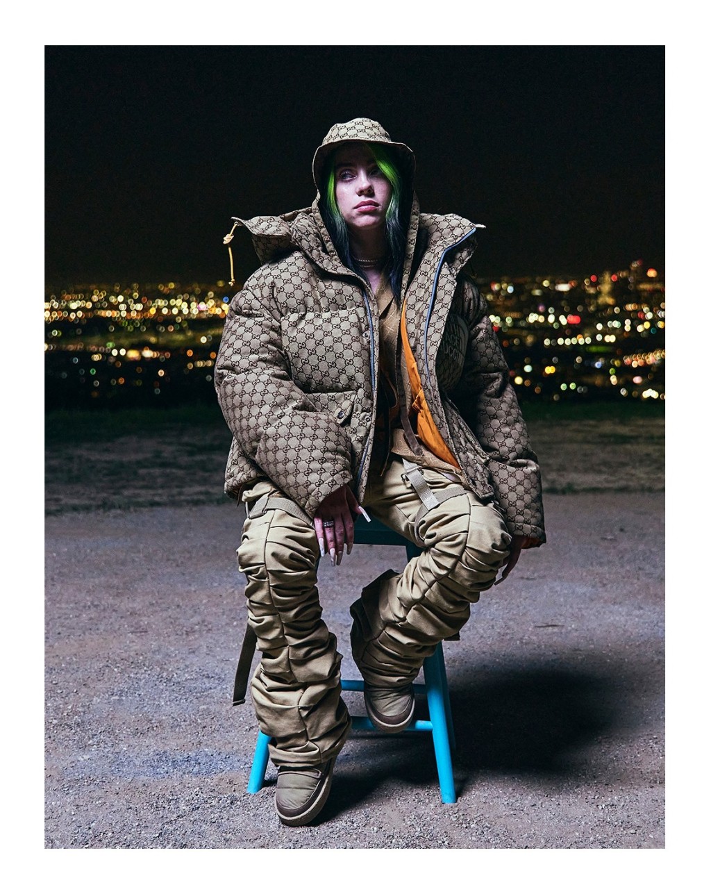 品牌與不同時尚品牌合推聯乘羽絨外套，圖為歌星Billie Eilish於2021年演繹The North Face x Gucci系列。（圖片來源：Gucci facebook）