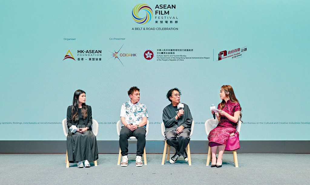 左起：Guinevere Loh、謝儮好及尹志文與主持人分享拍攝電影的心路歷程。