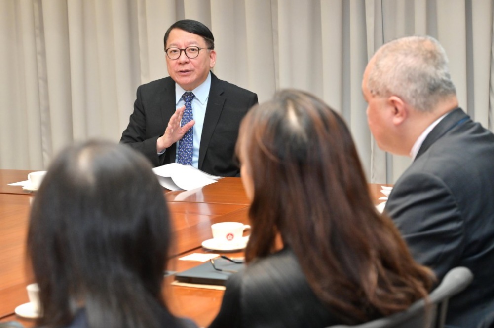 陳國基主持的委員會，對極端天氣作「超前部署」。政府新聞處