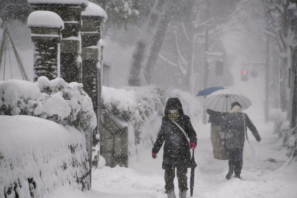 日本迎入冬最強冷涳氣，多地恐降大雪。路透社