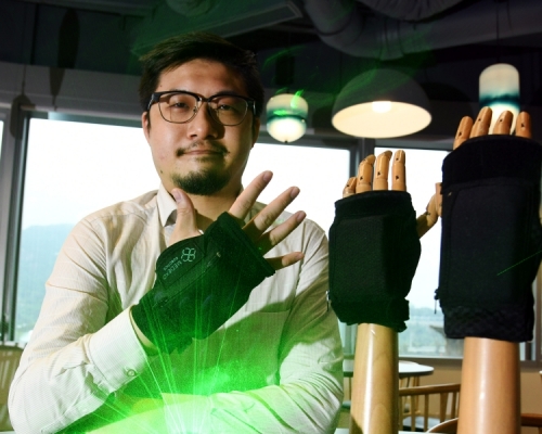 機械科技發明家禤彥勳，專於研發防震手套及助行器。