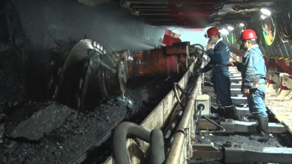 官方消息指，由於煤礦運輸帶著火致意外發生，導致16人身亡。