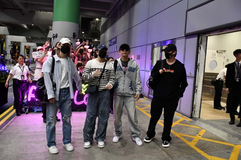 MIRROR「士多啤梨」小組從泰國返港。 MIRROR「士多啤梨」小組從泰國返港。