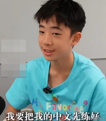 Jasper表示父母嚴格,要求他的中英數3科,一定要攞到A級。 Jasper表示父母嚴格,要求他的中英數3科,一定要攞到A級。