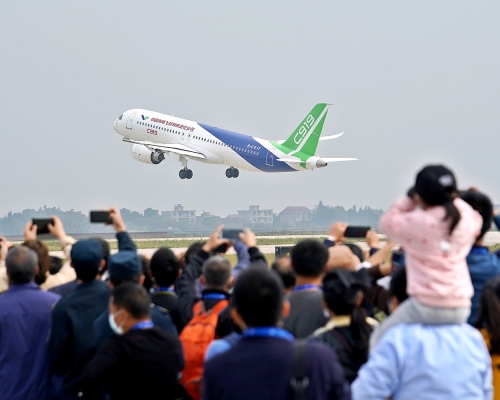 內地國產大型客機C919首之公開飛行。