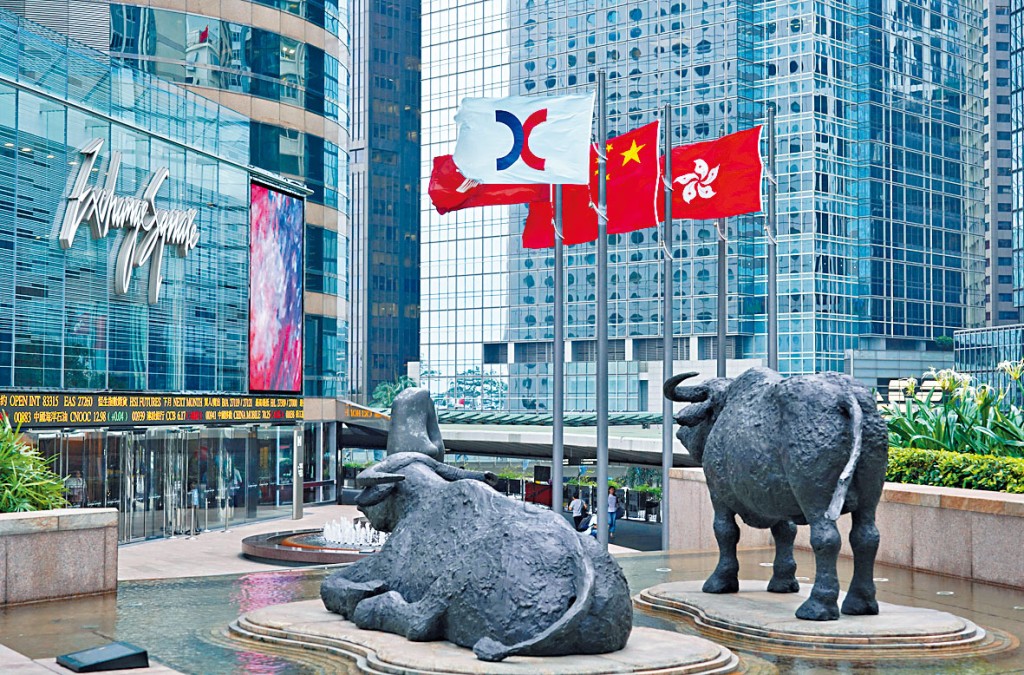展望兔年首日表現，證券界普遍預期會以升市收場。