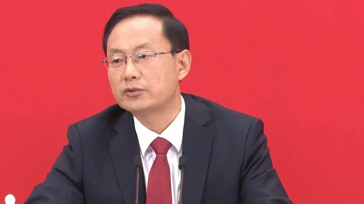二十大新聞發言人孫業禮介紹大會準備工作。央視截圖