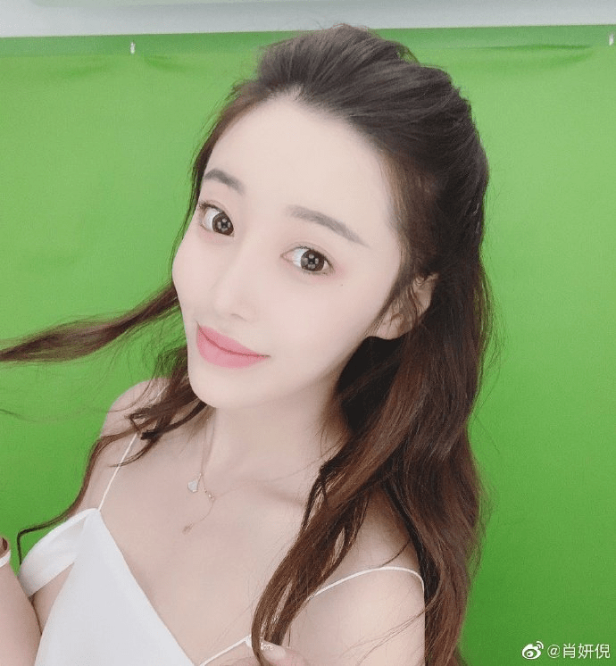 女星肖妍倪舊照。 微博 女星肖妍倪舊照。 微博
