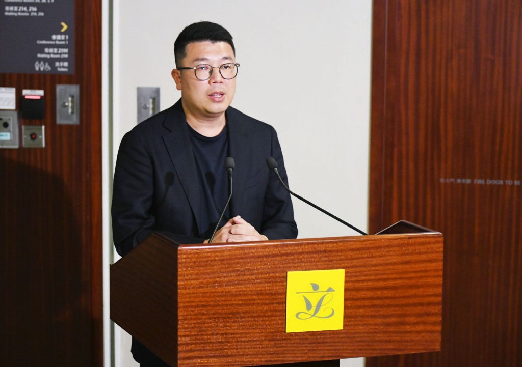 劉國勳認為可交代更換全港700公里瀝青喉管時間表。資料圖片 劉國勳認為可交代更換全港700公里瀝青喉管時間表。資料圖片