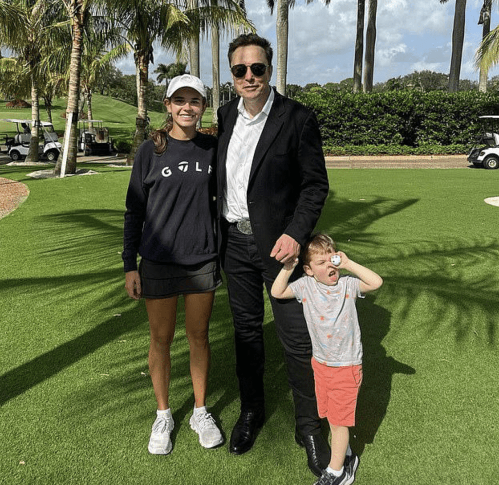 凱伊與馬斯克合照。IG@kaitrumpgolfer 凱伊與馬斯克合照。IG@kaitrumpgolfer