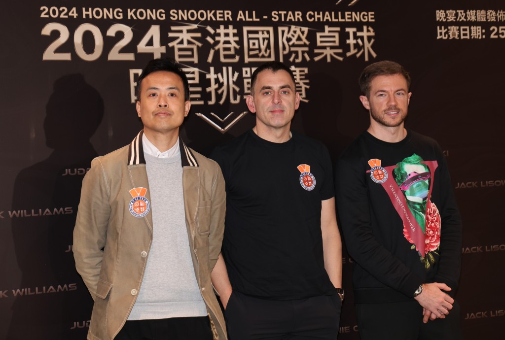 傅家俊（左起）、奧蘇利雲、利素禾斯基宣傳明年3月香港賽事。（徐嘉華