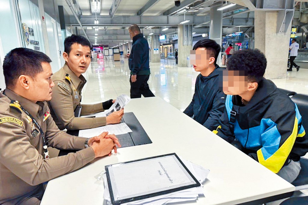 案中兩名疑犯於泰國曼谷機場入境時落網。