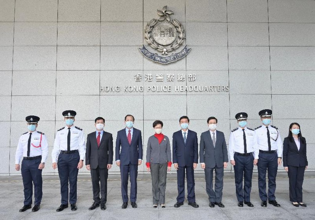 新聞處的標題是「行政長官探訪警務人員」，新聞稿提到「駱惠寧一同慰問」，內容則全是林鄭的講話。