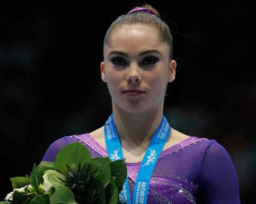 美國奧運體操金牌得主瑪朗妮入稟控告美國體操協會曾付錢逼她簽下保密協議。網圖