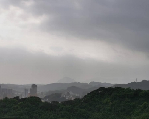 台灣遭受沙塵暴影響。網上圖片