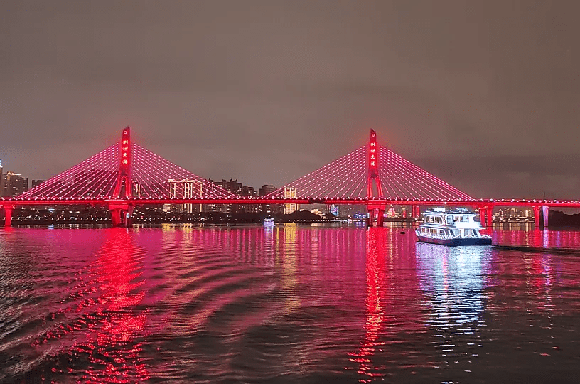 广东省清远北江,坐船夜游景色优美。 广东省清远北江,坐船夜游景色优美。