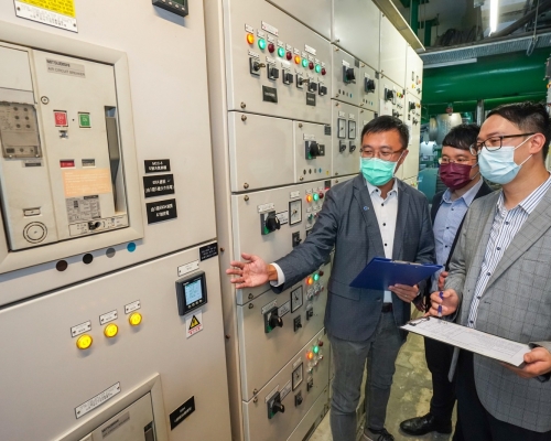 中電向參與重新校驗約章計劃的工商客戶提供重新校驗培訓課程，透過課堂交流和實地考察，認識重新校驗。