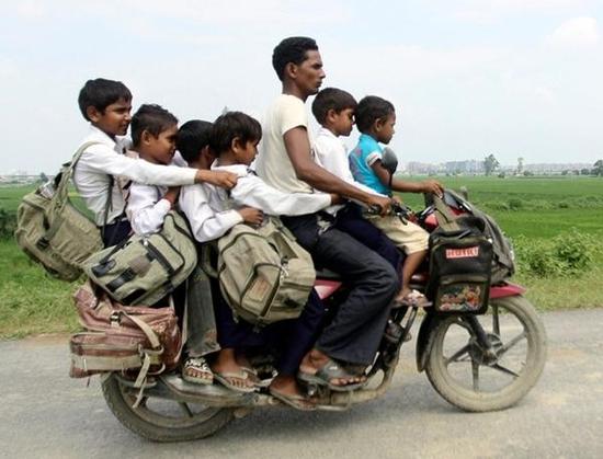 印度以摩托车为主要交通工具。(网图)