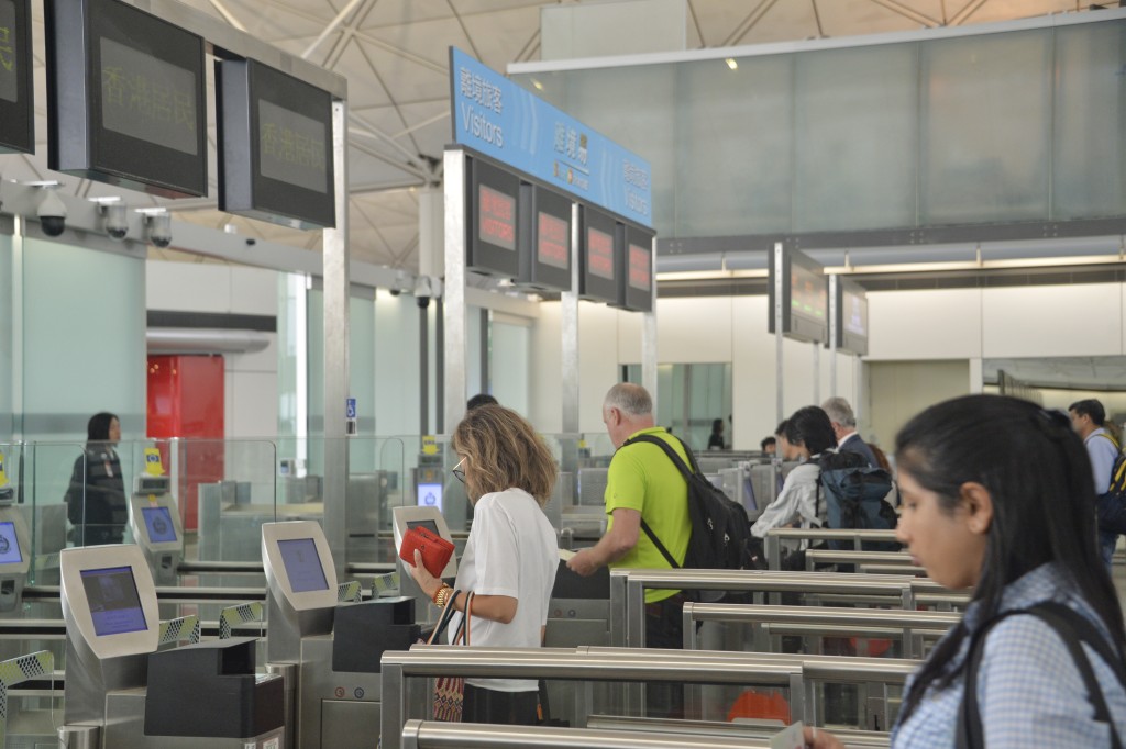入境处表示，处方一直善用科技，采取不同措施以优化服务水平及提升各管制站旅客处理能力。资料图片