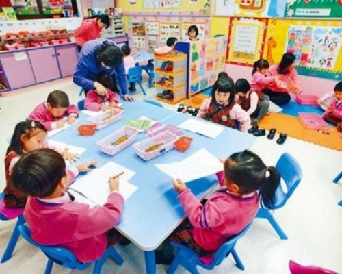 教育局宣佈延長全港中小學及幼稚園停課,不早於下月16日復課。 資料圖片