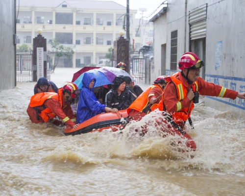 江西省九江市遭受暴雨侵襲。新華社圖片