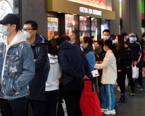 澳洲維多利亞州更多行業暫停營運,餐廳禁止堂食,只能提供外賣。AP圖片