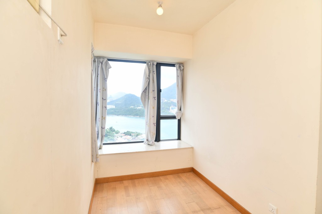 客飯廳均設大窗，形成對流狀態。