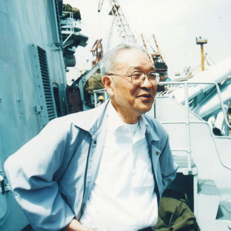 潘鏡芙1995年在江南造船廠。
