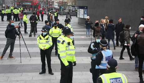 英国警方在闭路电视镜头加入人脸识别技术，成功拘捕多名疑犯。