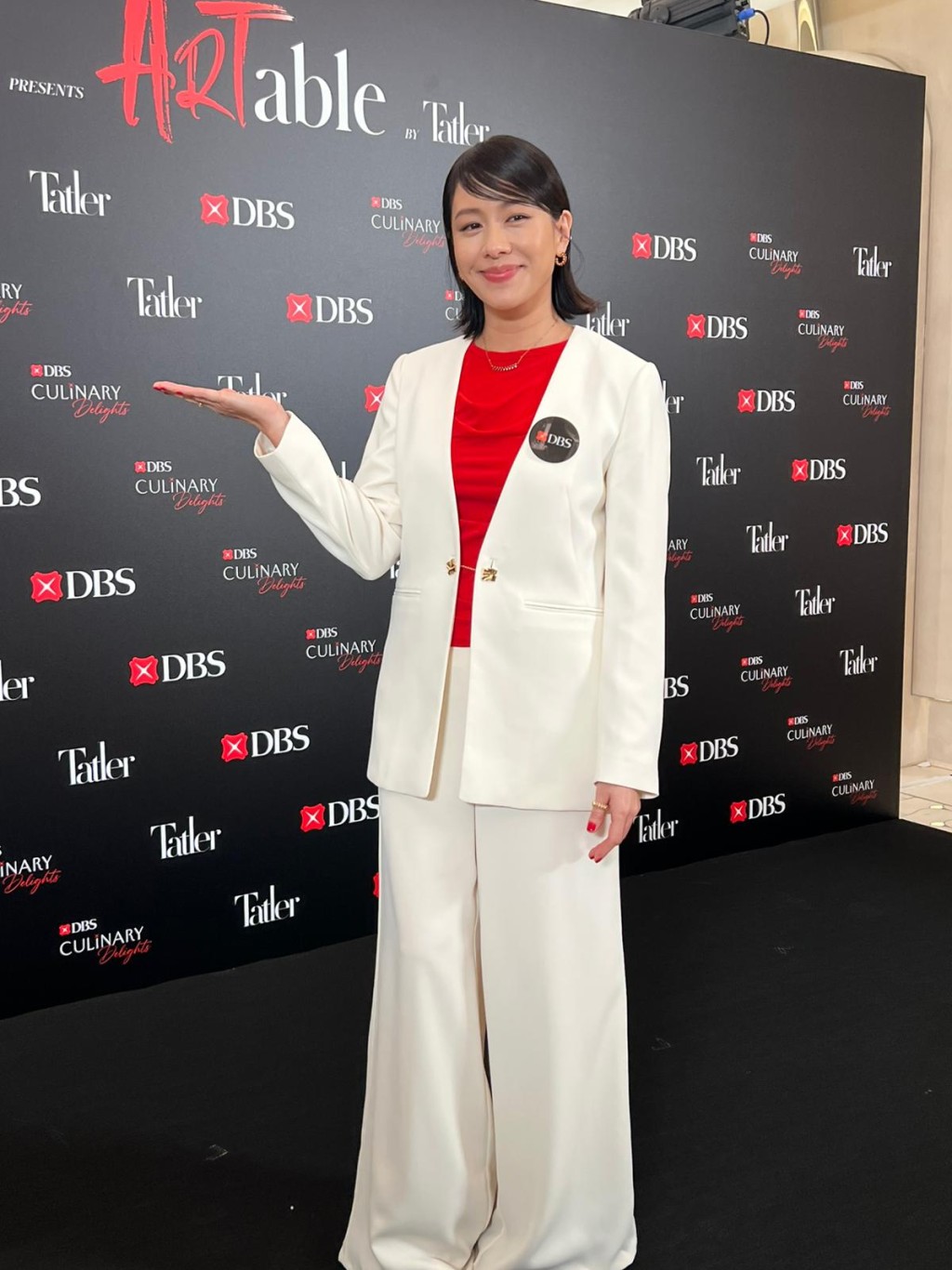 林嘉欣毛自爆獲黃子華贈《夜王》戲飛。 林嘉欣毛自爆獲黃子華贈《夜王》戲飛。