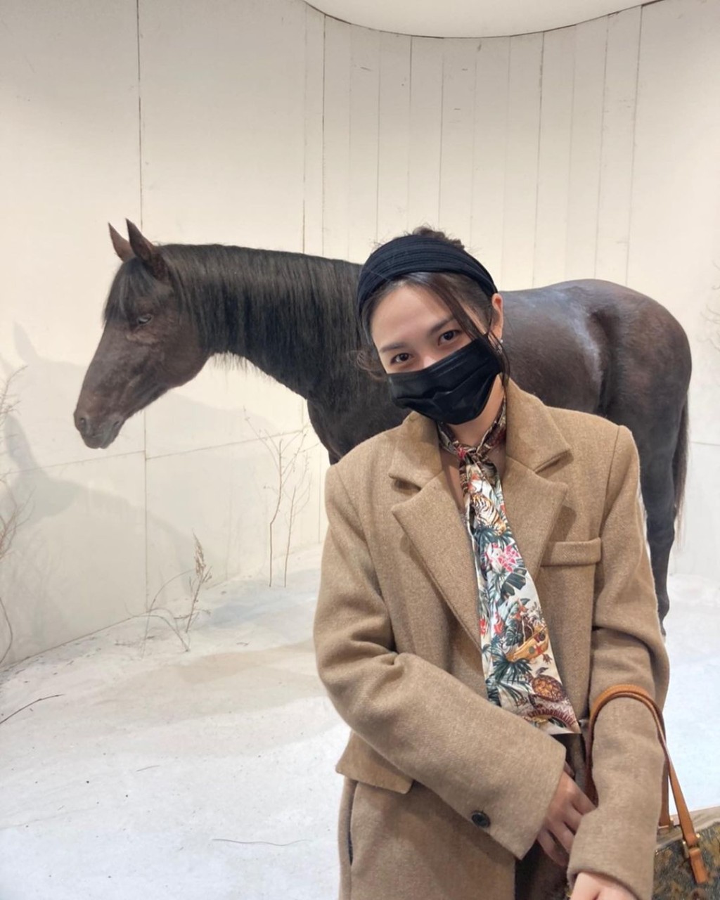 珉娥四圍去影相打卡。