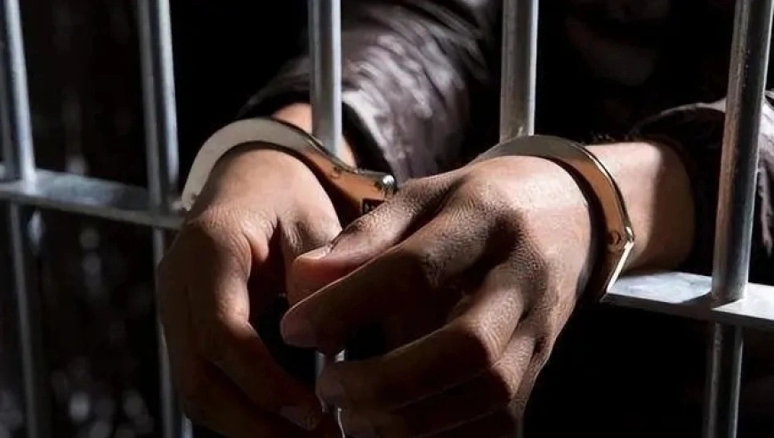 長期訪問境外反華網站,觀看涉政治謠言影片並下載傳播,國企員工被逮捕。 長期訪問境外反華網站,觀看涉政治謠言影片並下載傳播,國企員工被逮捕。