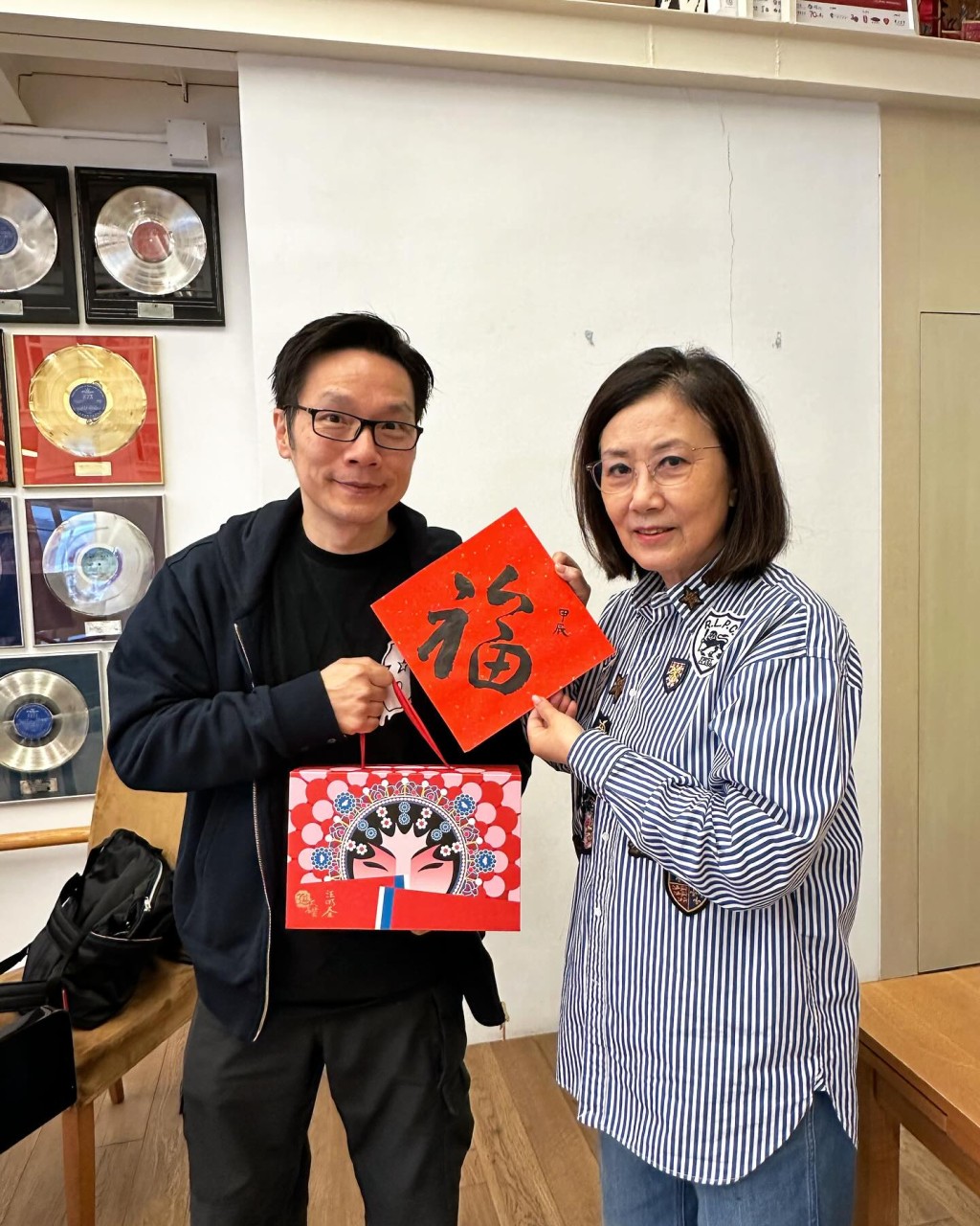 赵增熹是今年第一个收到汪明荃送萝卜糕的圈中人。