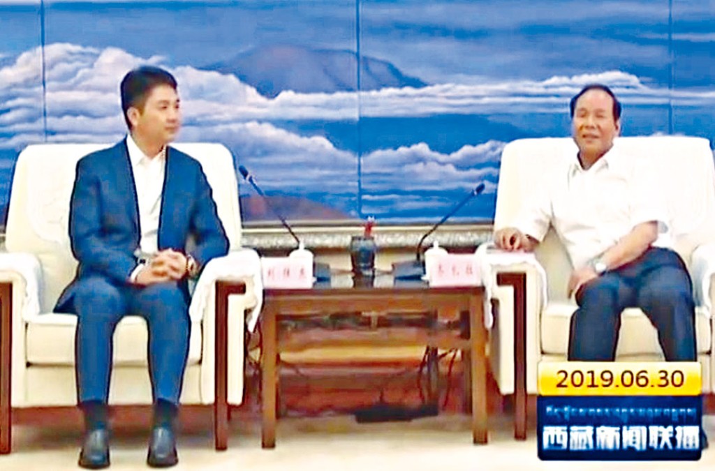 刘强东率京东团队赴西藏考察，和西藏自治区主席齐扎拉举行座谈。