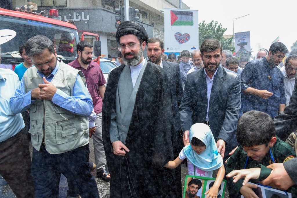 穆杰塔巴自从获任命为最高领袖后，至今仍未公开露面。路透社