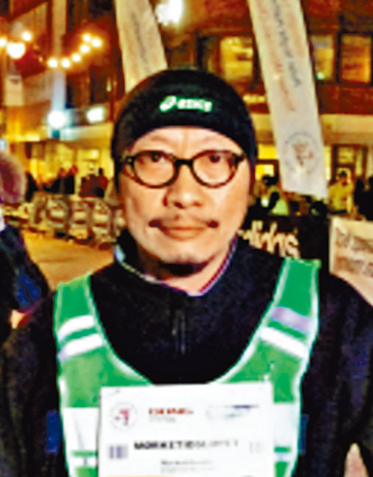 ■筆名盧峯的馮偉光昨晚在機場被捕。