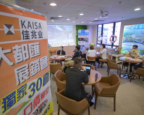 佳兆業中山大都滙參觀頻現人流。