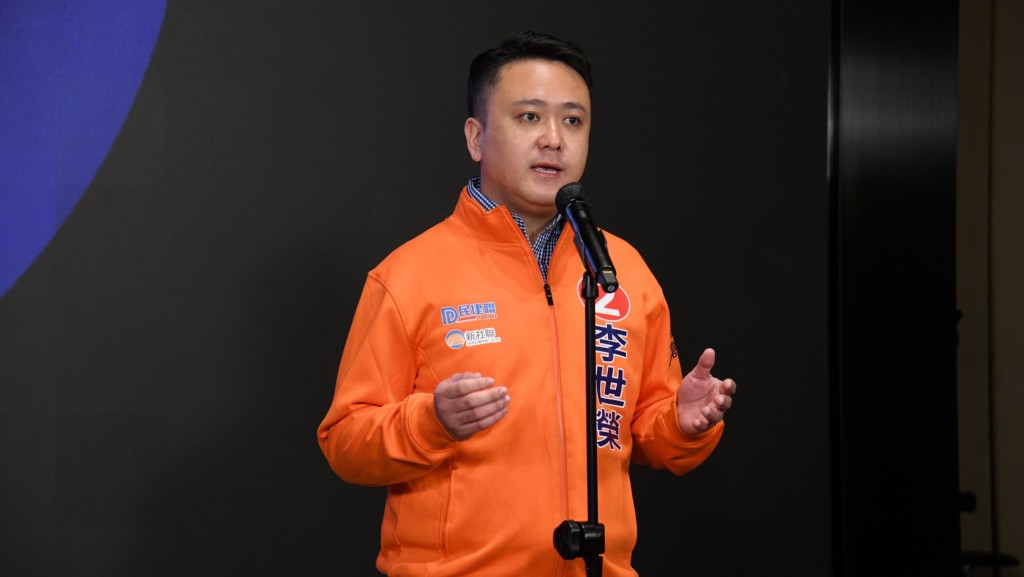 李世榮建議當局考慮先分階段復課。資料圖片