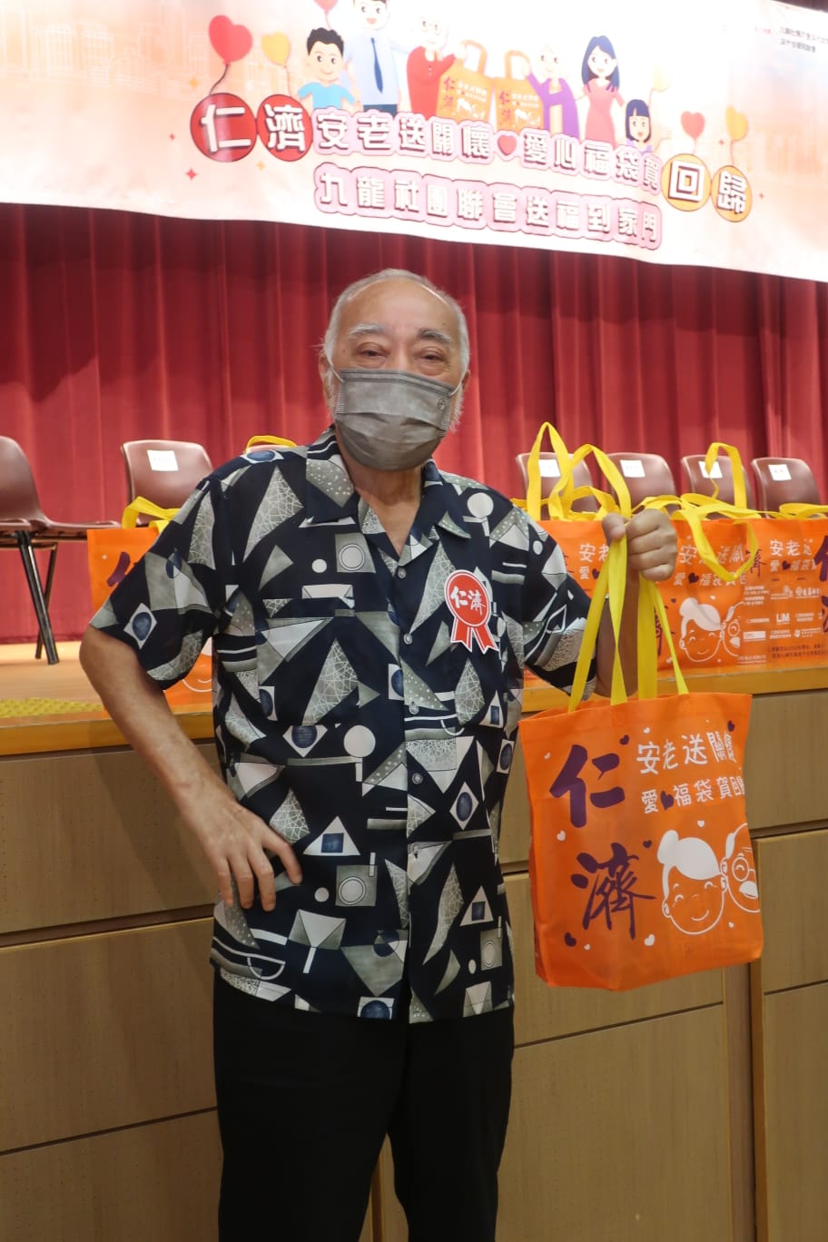 鵬哥喻行山友見到他們打個招呼,相就不影了。